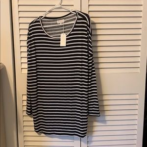 Black and white striped Mud Pie top!